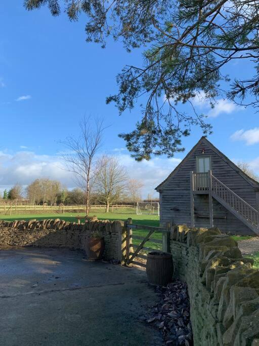 شقة Annexe Near Malmesbury / Tetbury Hankerton المظهر الخارجي الصورة