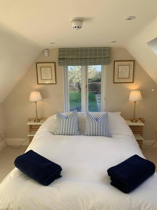 شقة Annexe Near Malmesbury / Tetbury Hankerton المظهر الخارجي الصورة